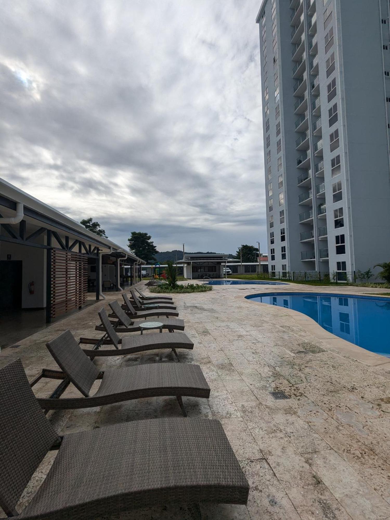 Jaco Beach, Viva Jaco, Ac, Hot Water, 3 Pools, Bbq, Rancho, Office, Gym Apartment Exterior photo